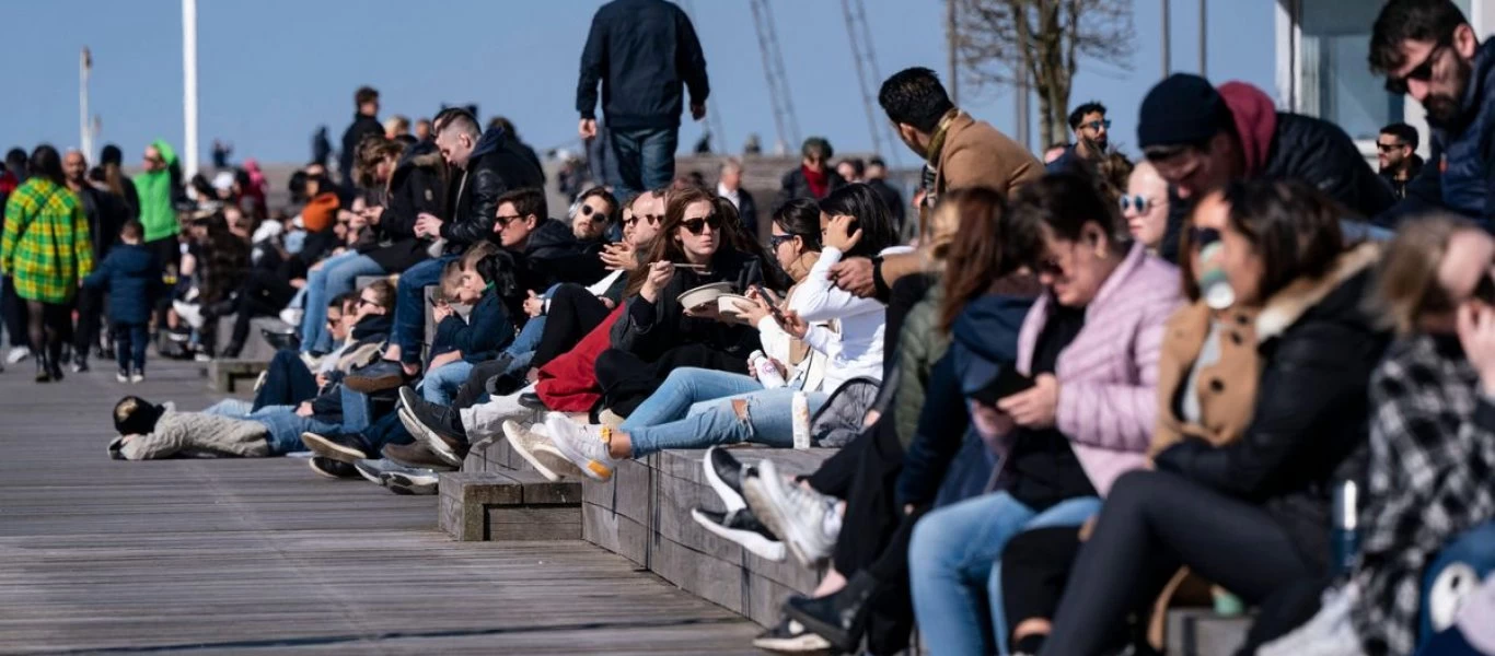 Πώς το σουηδικό μοντέλο «ελευθερίας» έσωσε τη χώρα: Μικρότερο ποσοστό θανάτων από τα περισσότερα ευρωπαϊκά κράτη!